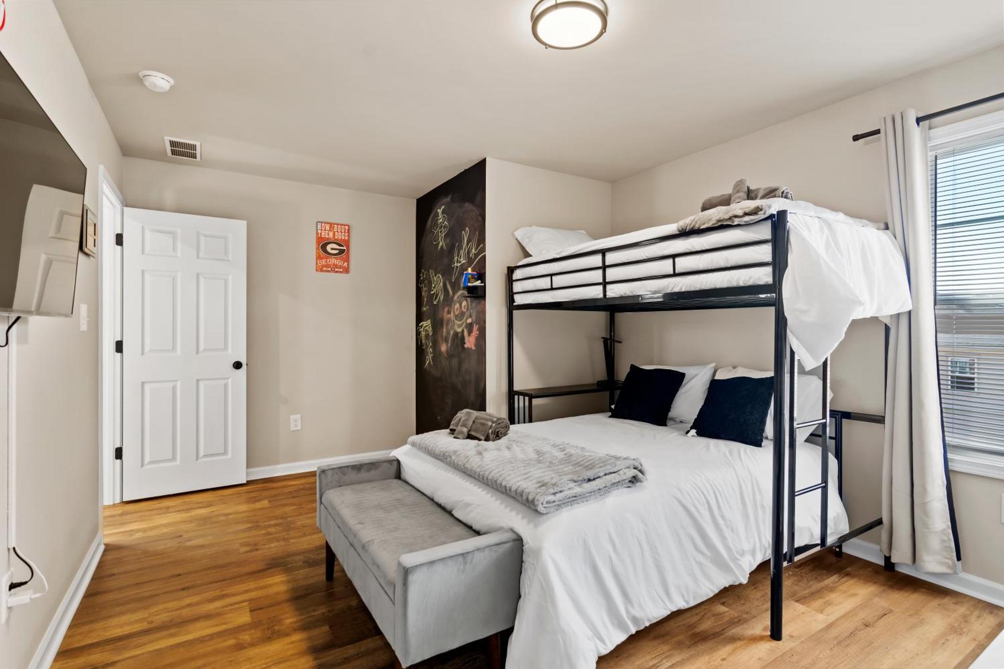 Cozy & Spacious 2 King Beds Near Uga & Downtown